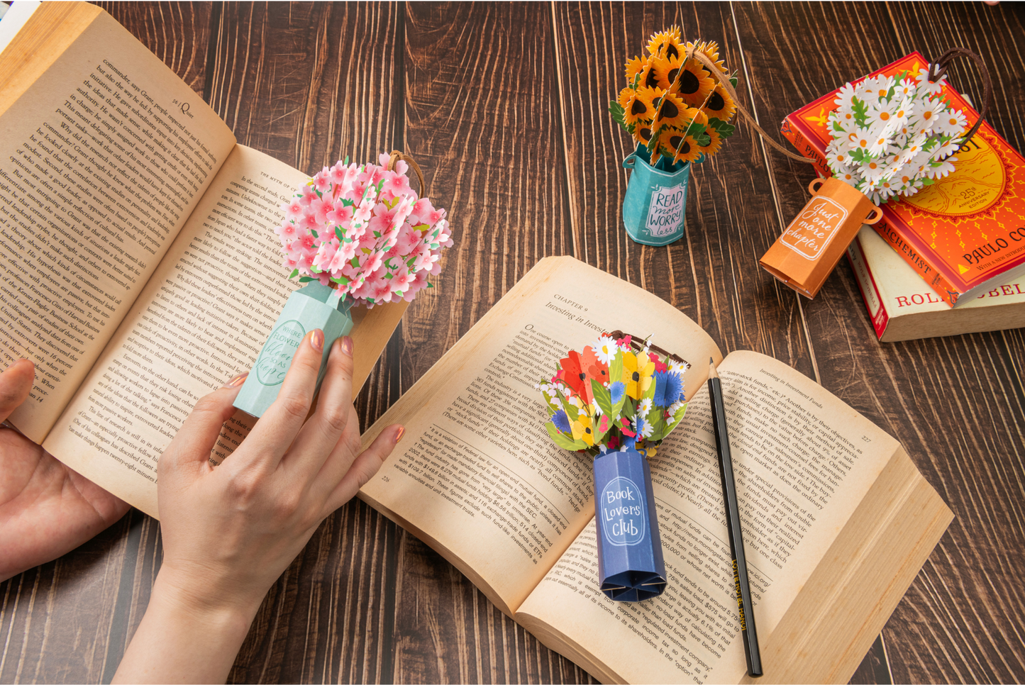Leauni Elegant Flower Bouquet Pop-up Bookmark - New Pop-Mark
