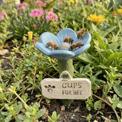 🐝Flower-Shaped Bee Watering Station💧