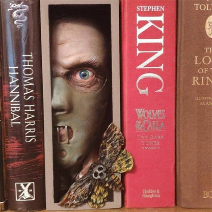Peeping On The Bookshelf Booknook