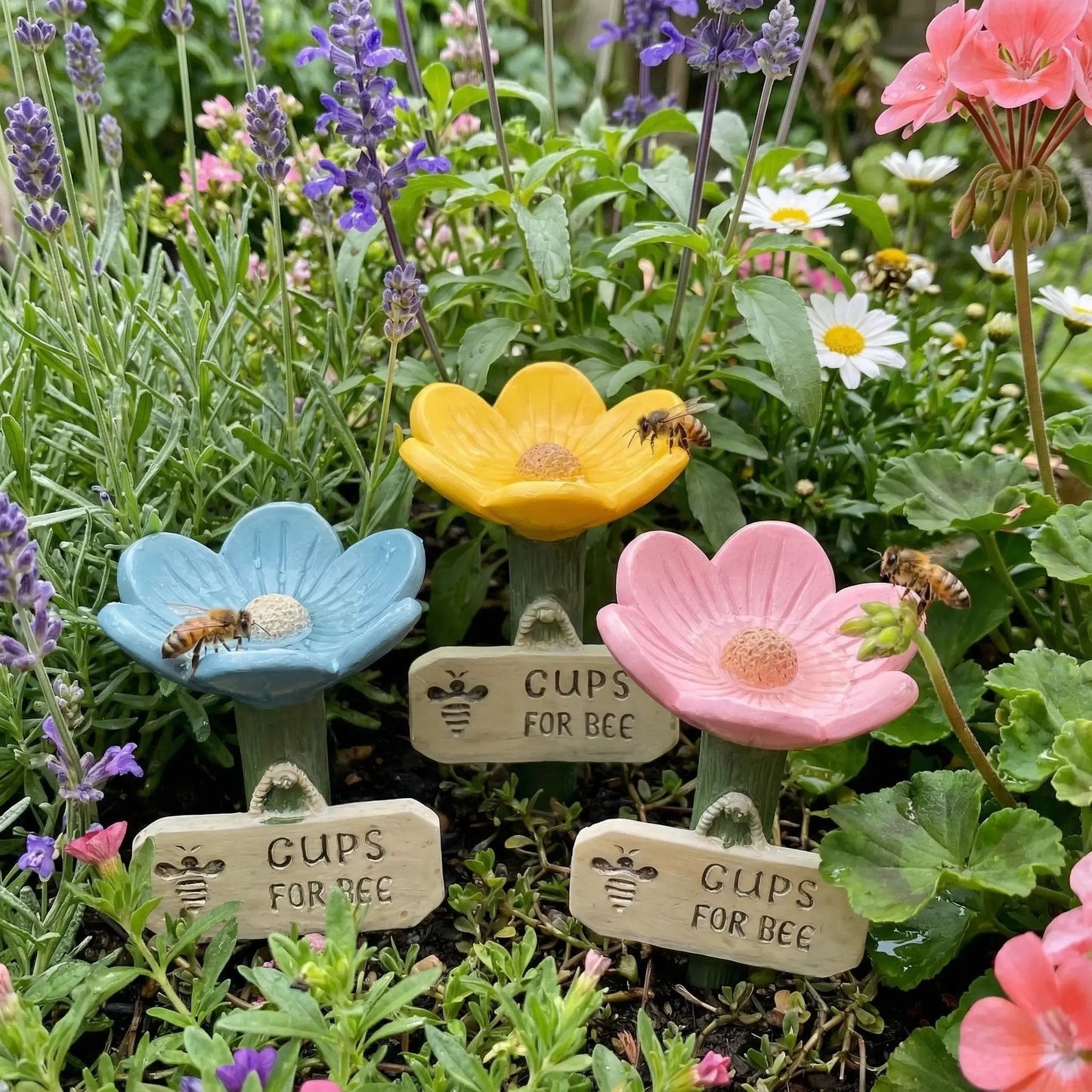 🐝Flower-Shaped Bee Watering Station💧