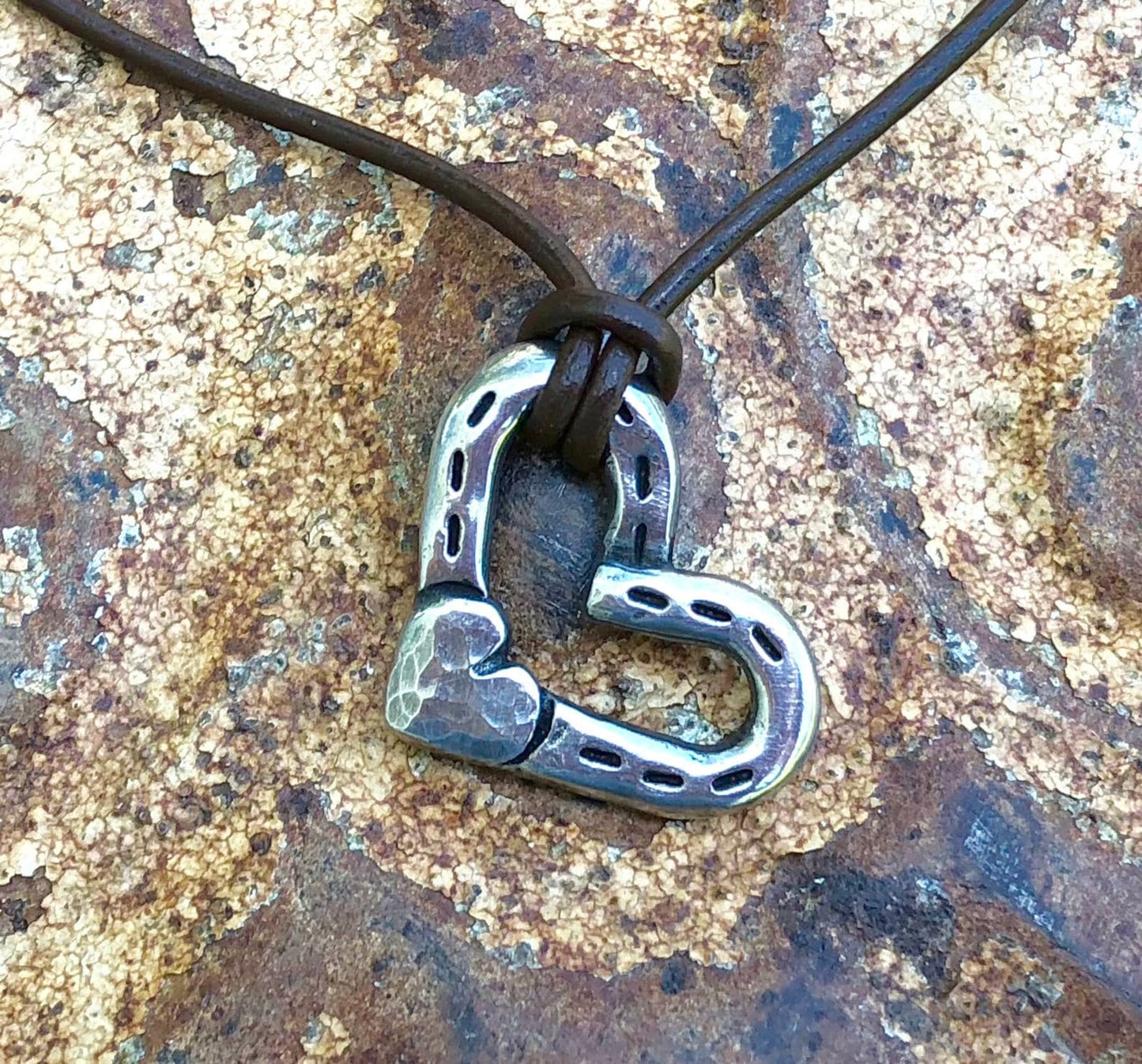 🐎Heart and Horse Shoes Necklace（Buy 2 Free Shipping）