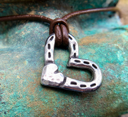 🐎Heart and Horse Shoes Necklace（Buy 2 Free Shipping）