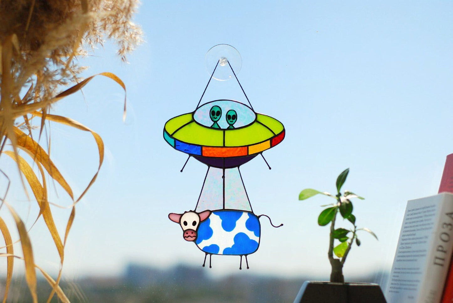 🛸UFO Abduction a Cow Stained Glass Suncatcher