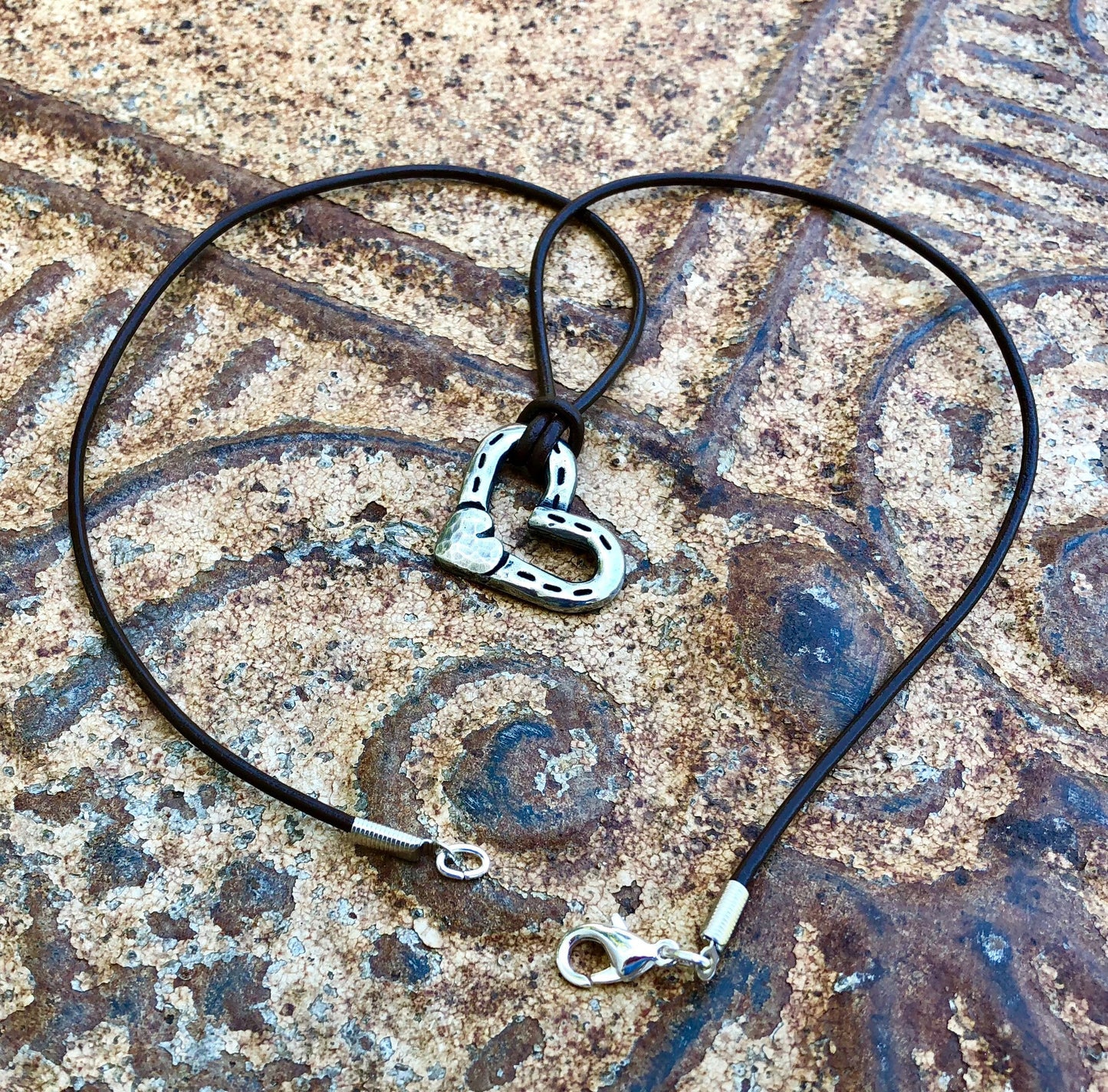 🐎Heart and Horse Shoes Necklace（Buy 2 Free Shipping）
