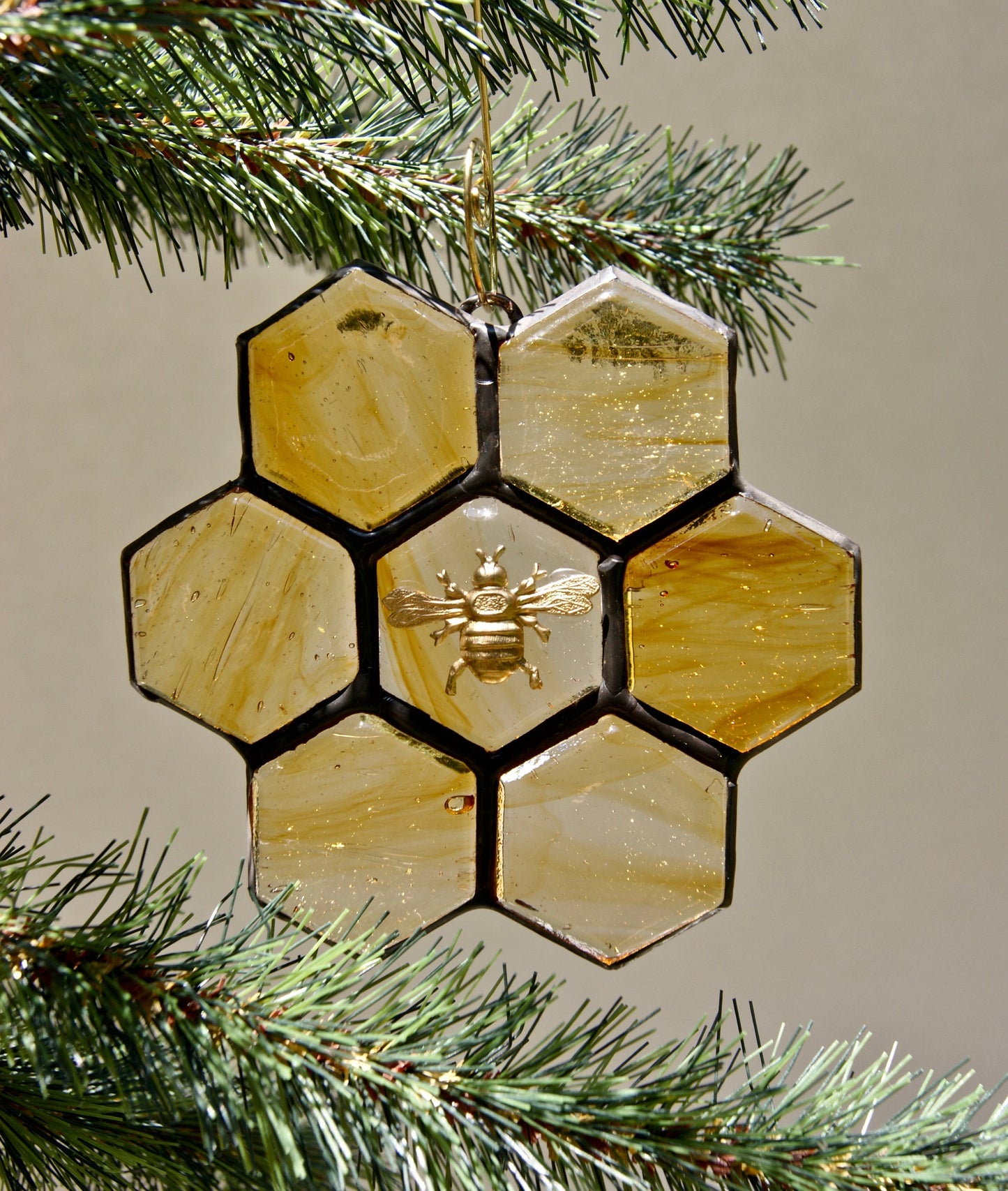 🐝 Stained Glass Bee Sun Catcher (Buy 2 Free Shipping)