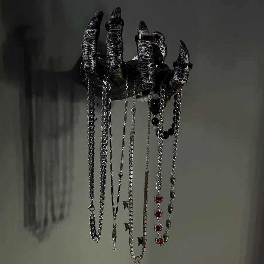 🔥Hot Sale 49% Off🔥Witch Hands Wall Hanging Decor Mouth Pendant for Surprise